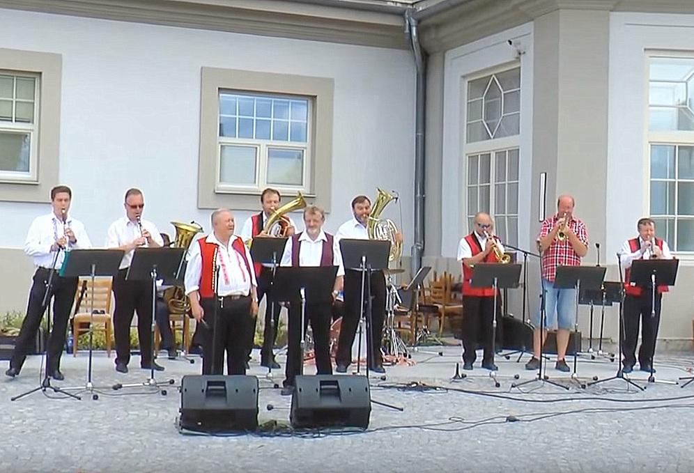 PROMENÁDNÍ KONCERT