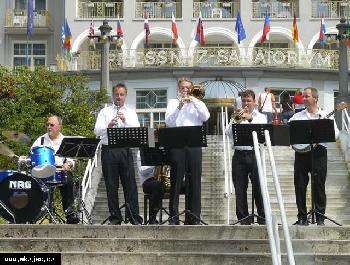 DOWN BEAT DIXIELAND BAND